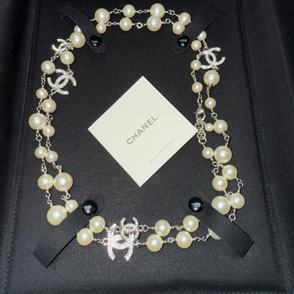 CHANEL Pearl and Black Necklace